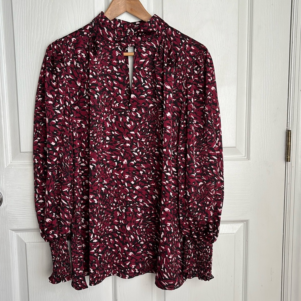 ELOQUII red blouse size 16  keyhole neck puff sleeve Roman sleeve high collar